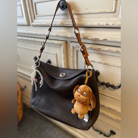 Coach Chelsea signature turn lock brown pebble leather bag with charms - Picture 4 of 15